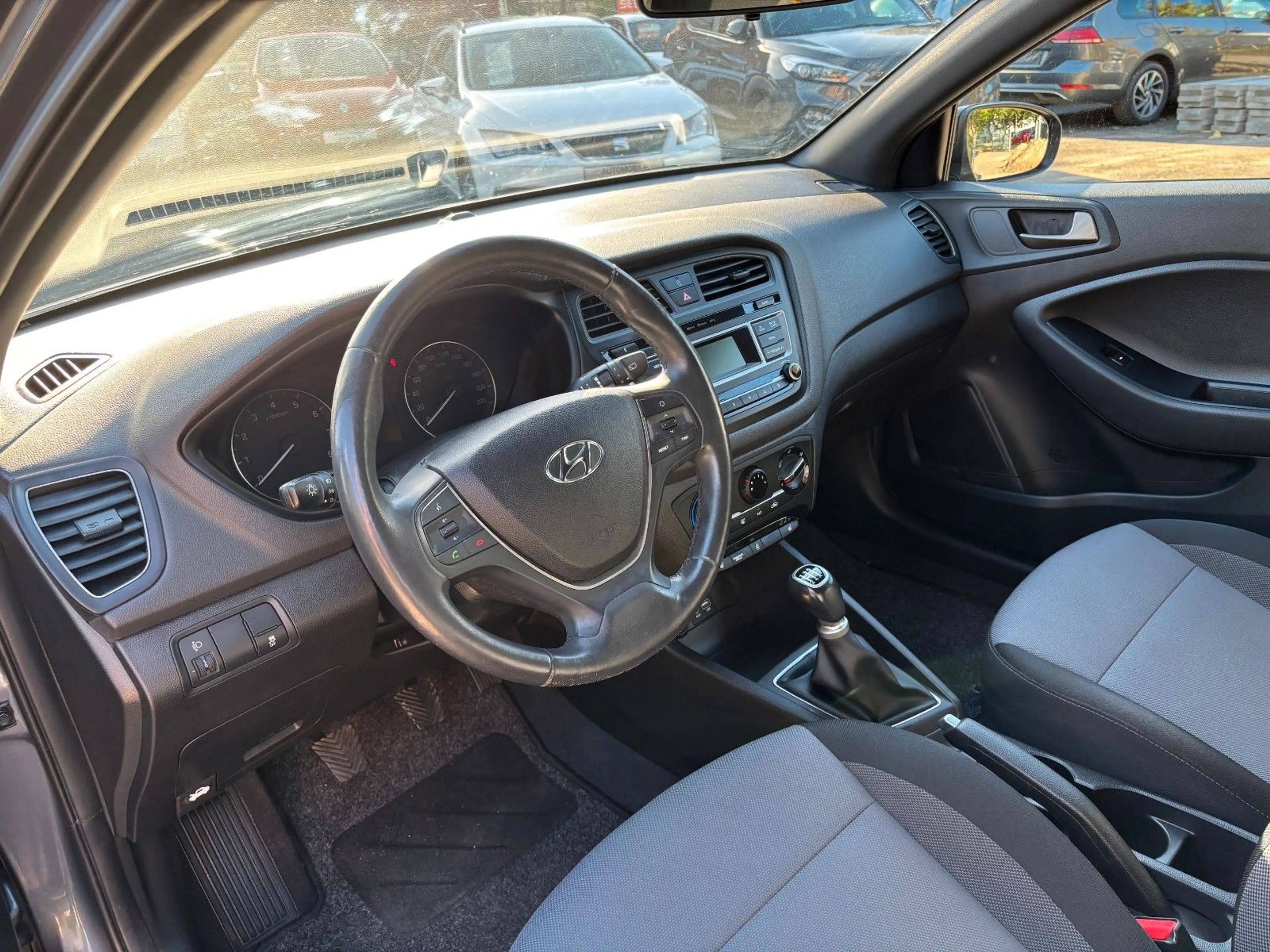 Hyundai i20 Passion — photo 15