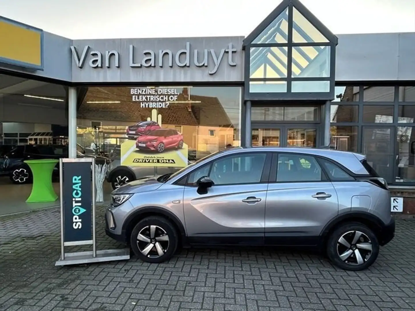 Opel Crossland X EDITION 1.2 AT6 S/S Plateado - 2