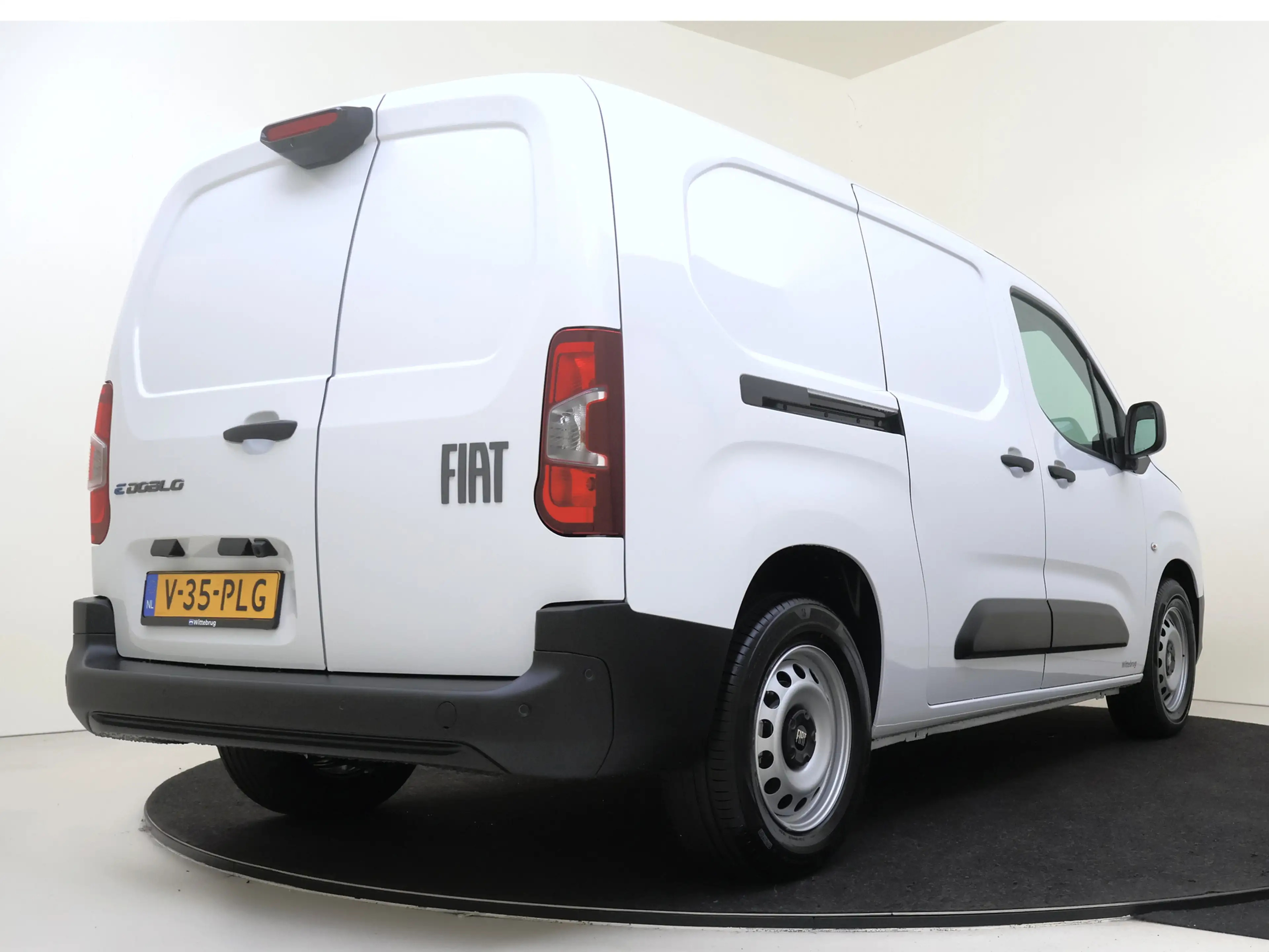 Fiat E-Doblo 136 L2 50 kWh NRM DEMO — photo 11