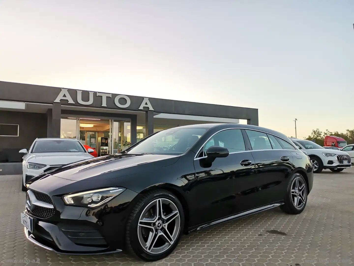 Mercedes-Benz CLA 180 CLA 180 d Aut. Shooting Brake Premium Nero - 1