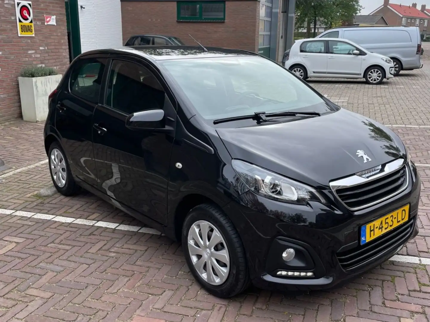 Peugeot 108 1.0 e-VTi Active Zwart - 2