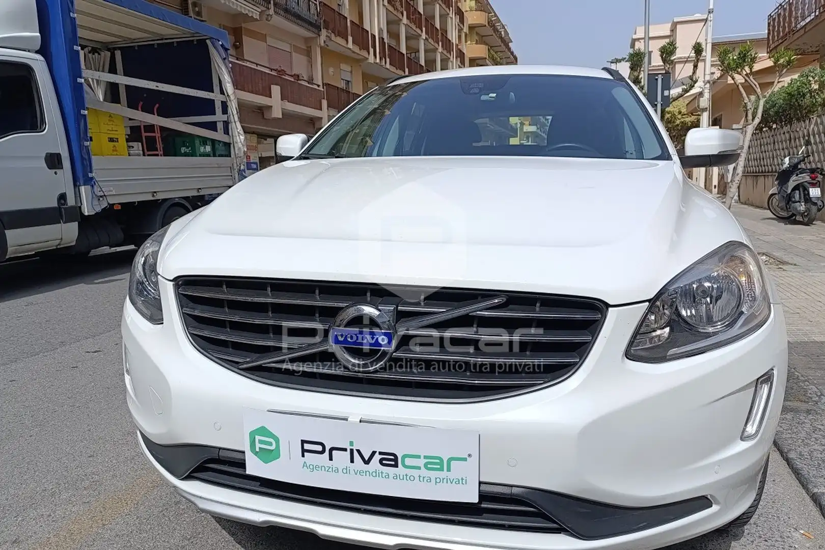 Volvo XC60 XC60 D4 Geartronic Kinetic Bianco - 2