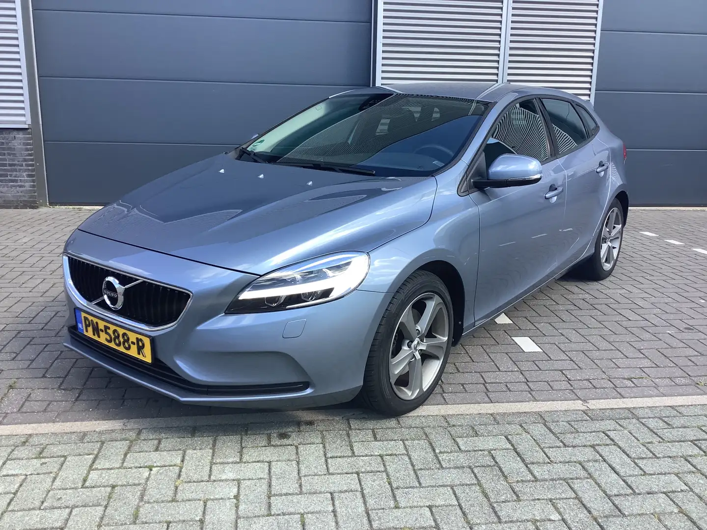 Volvo V40 V40 2.0 T3 Nordic+ Blauw - 1
