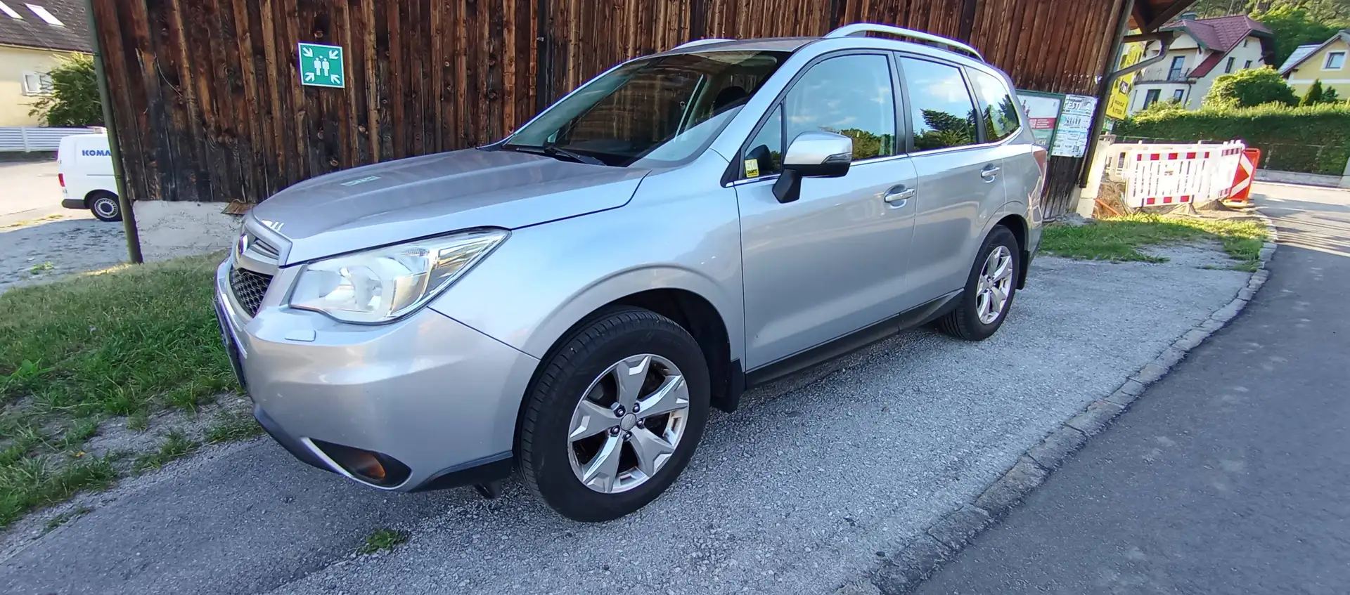 Subaru Forester Forester 2,0D Exclusive Exclusive Silber - 1