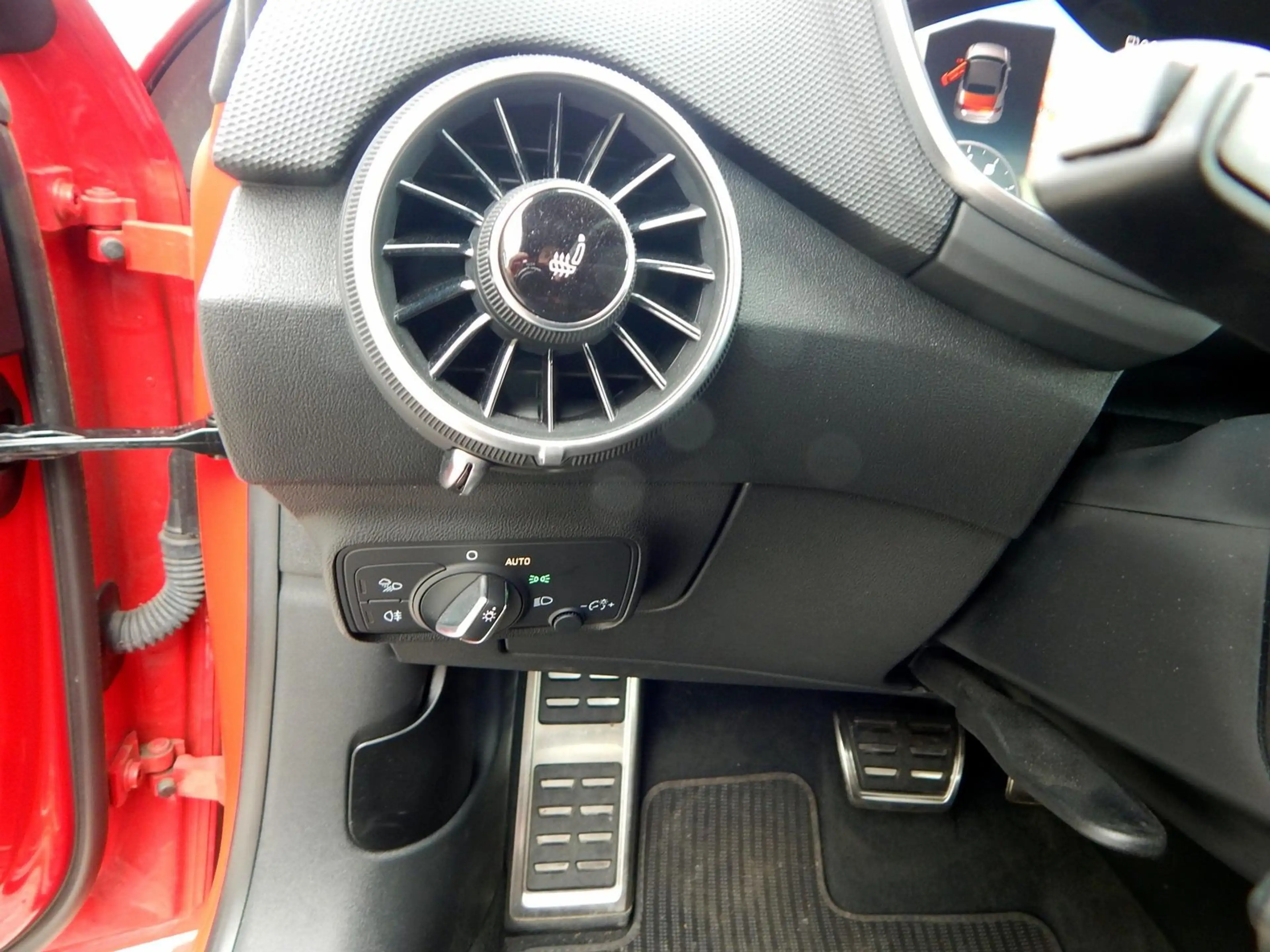 Audi TTS Roadster 2.0 TFSI quattro Sport — photo 13