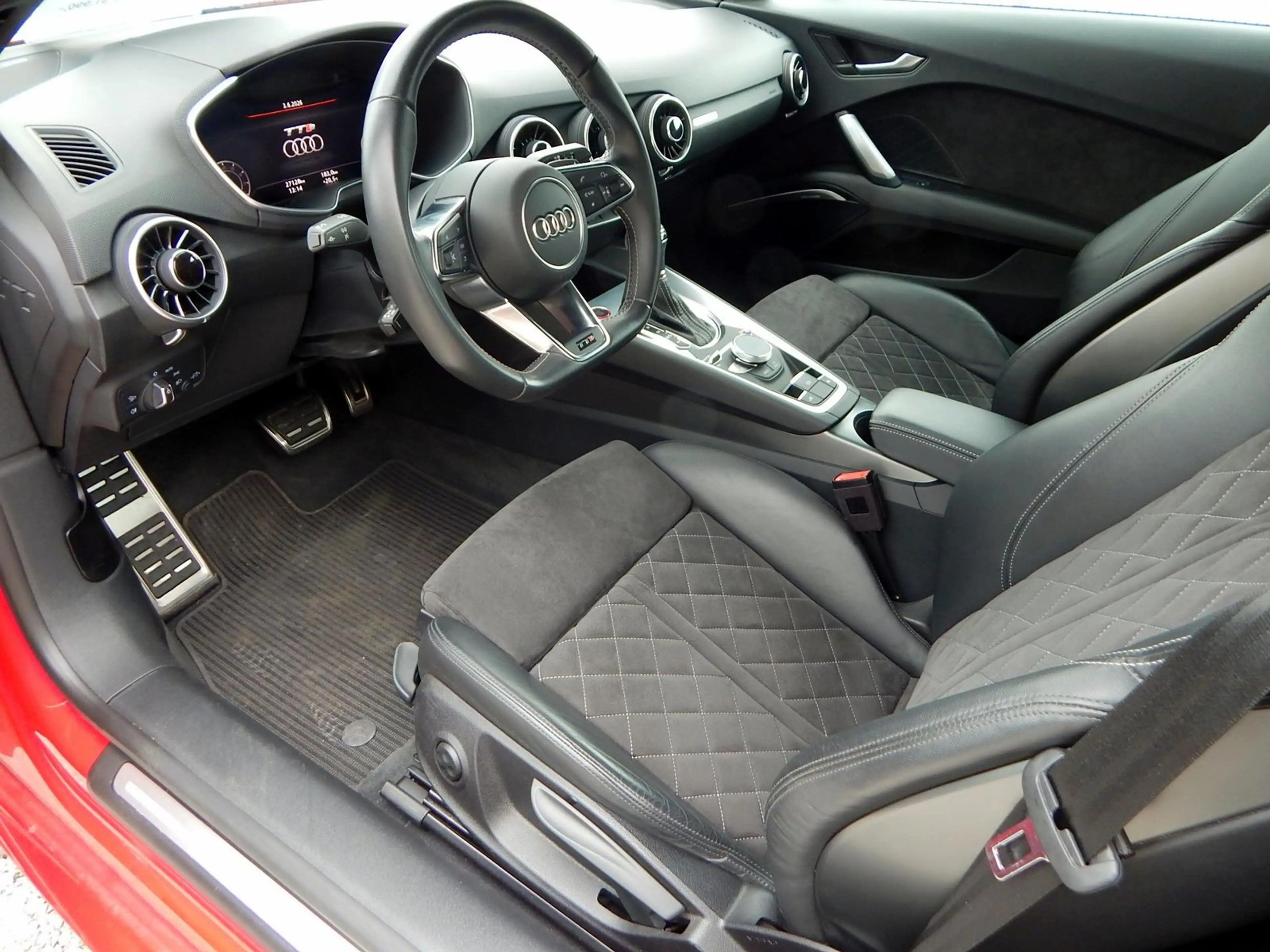 Audi TTS Roadster 2.0 TFSI quattro Sport — photo 8