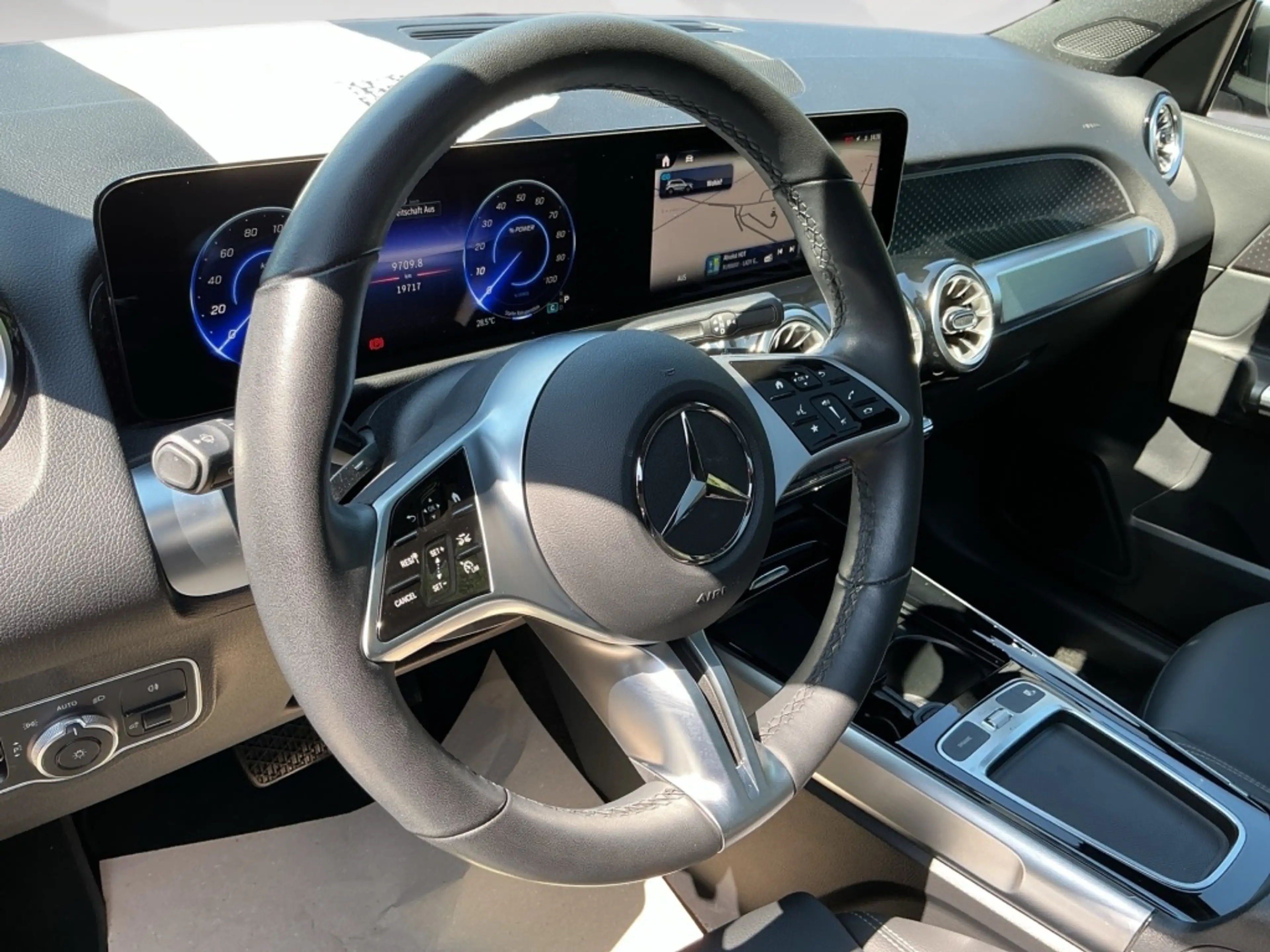 Mercedes-Benz EQB 250 + PROGRESSIVE KAMERA PANO SPUR STANDH PDC — photo 12