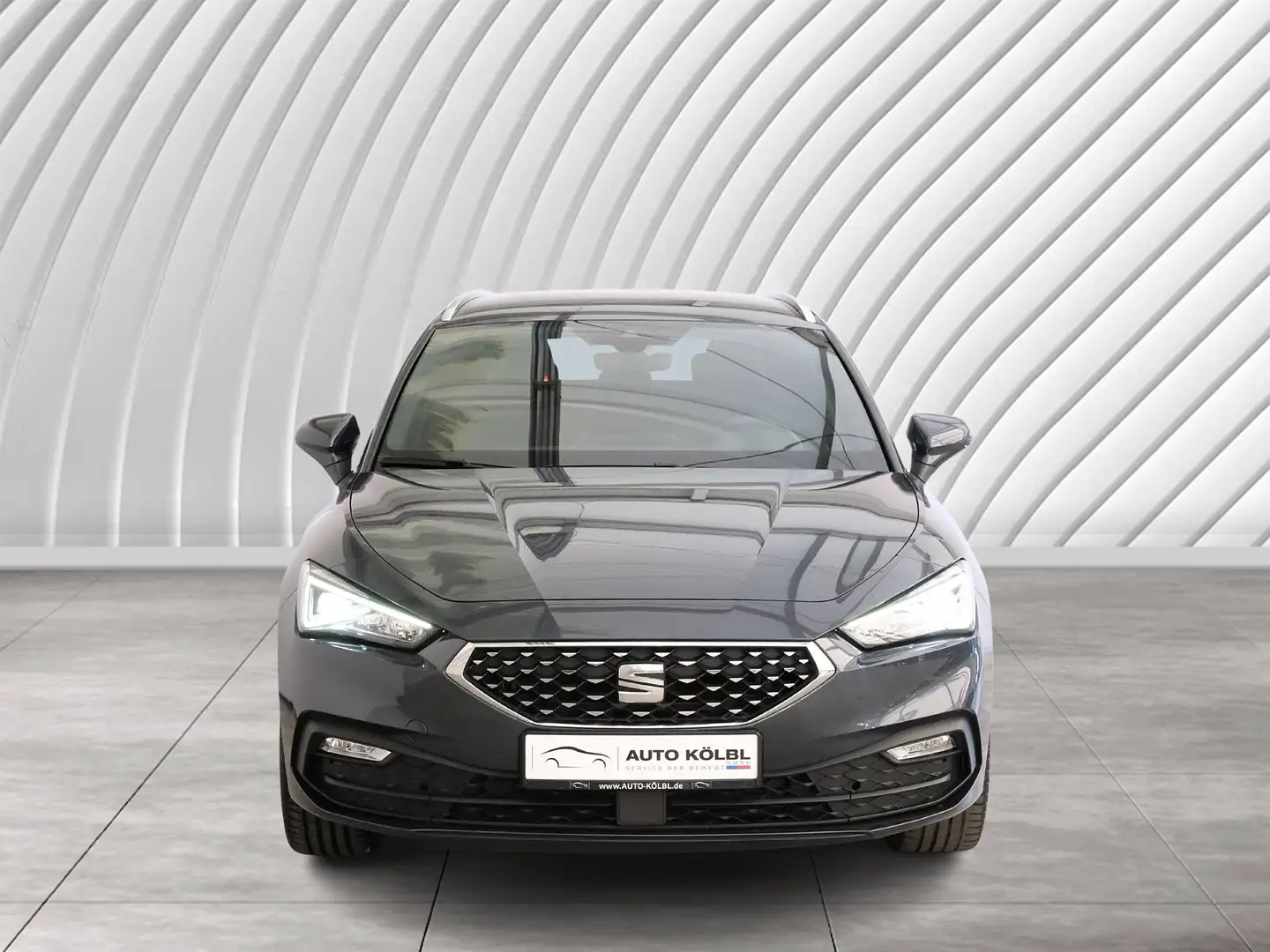 SEAT Leon Sportstourer Xcellence ACC AHK RFK NAVI LM Grijs - 2