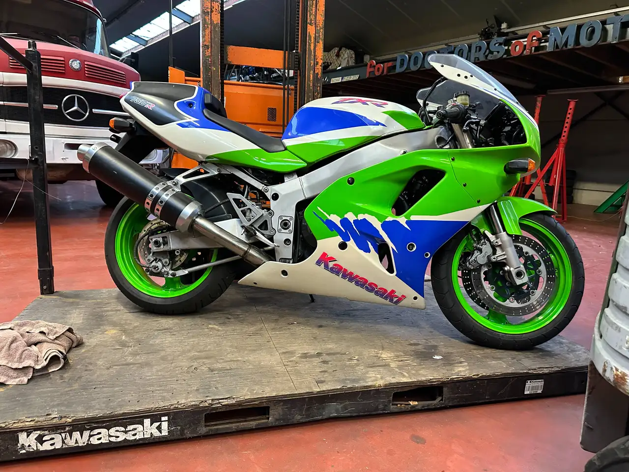Kawasaki ZXR 750
