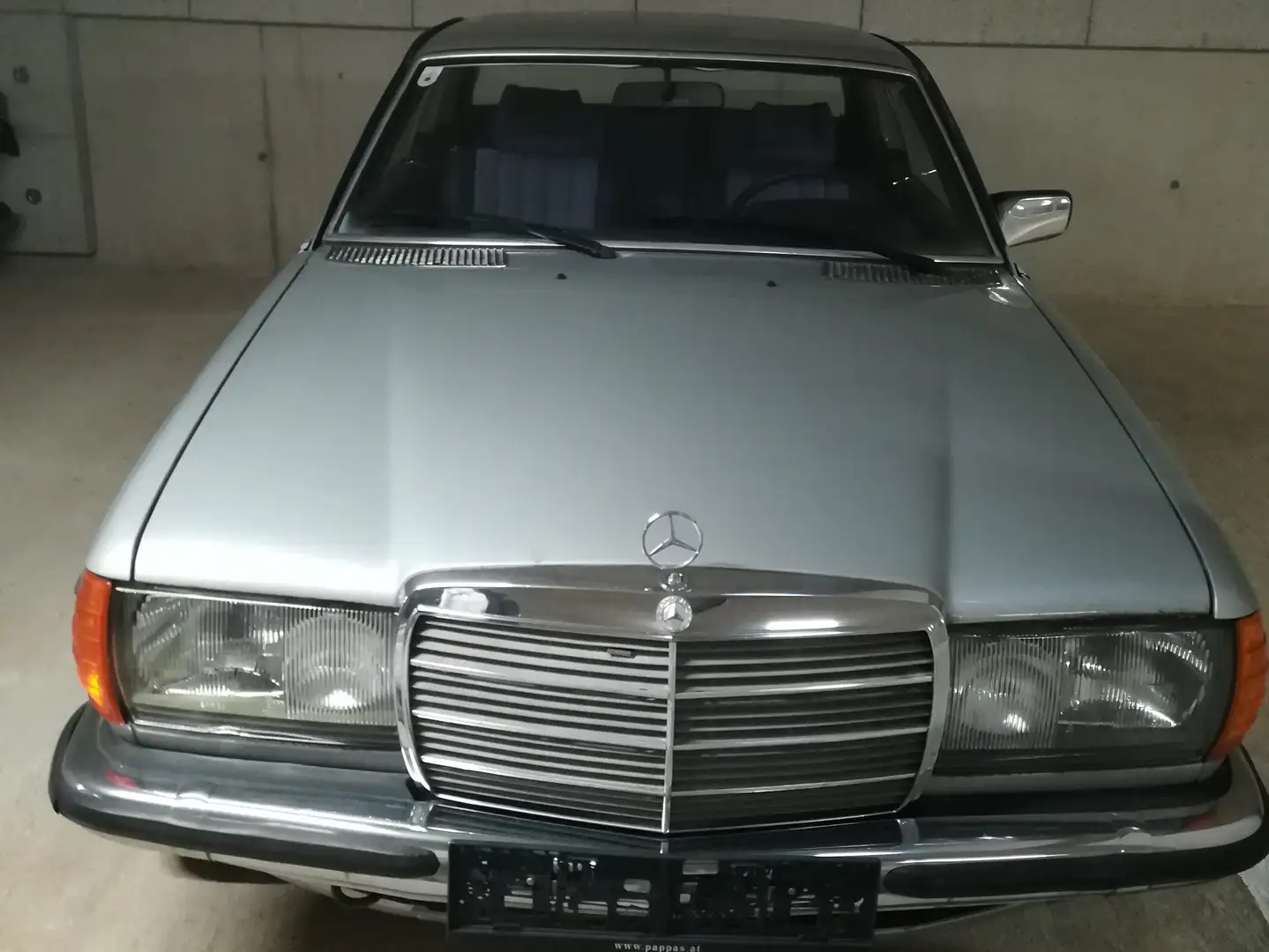 Mercedes-Benz CE 280 280 CE Coupé C123E28 Stříbrná - 2