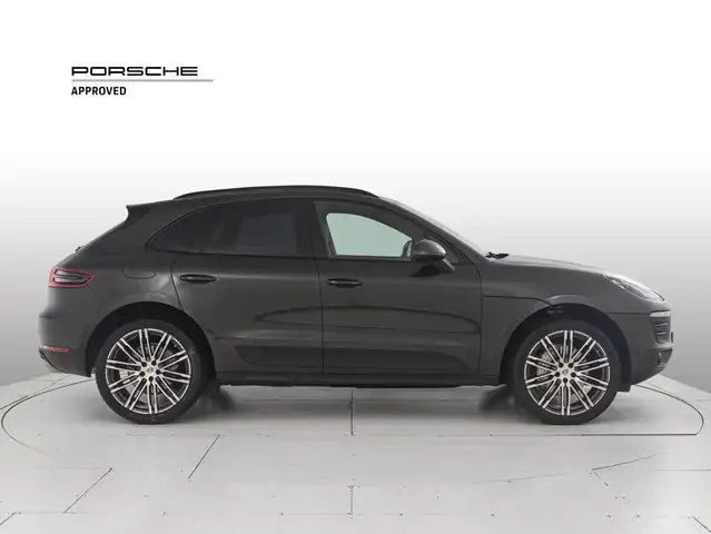 Porsche Macan view 6