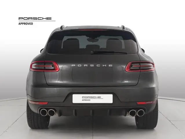 Porsche Macan view 4