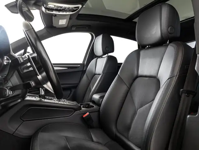 Porsche Macan view 12