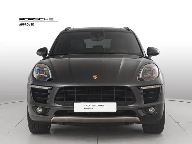 Porsche Macan view 8
