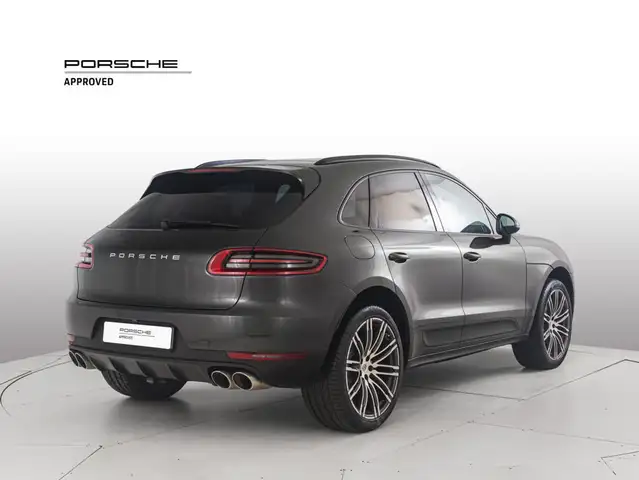 Porsche Macan view 5