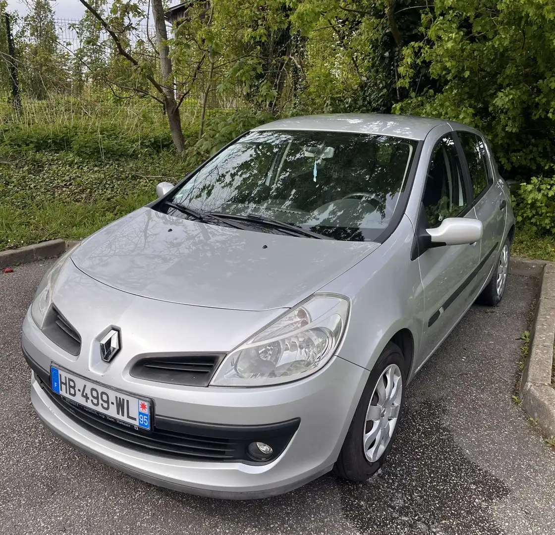 Renault Clio 1.4 16V 100 Pack Authentique - 1