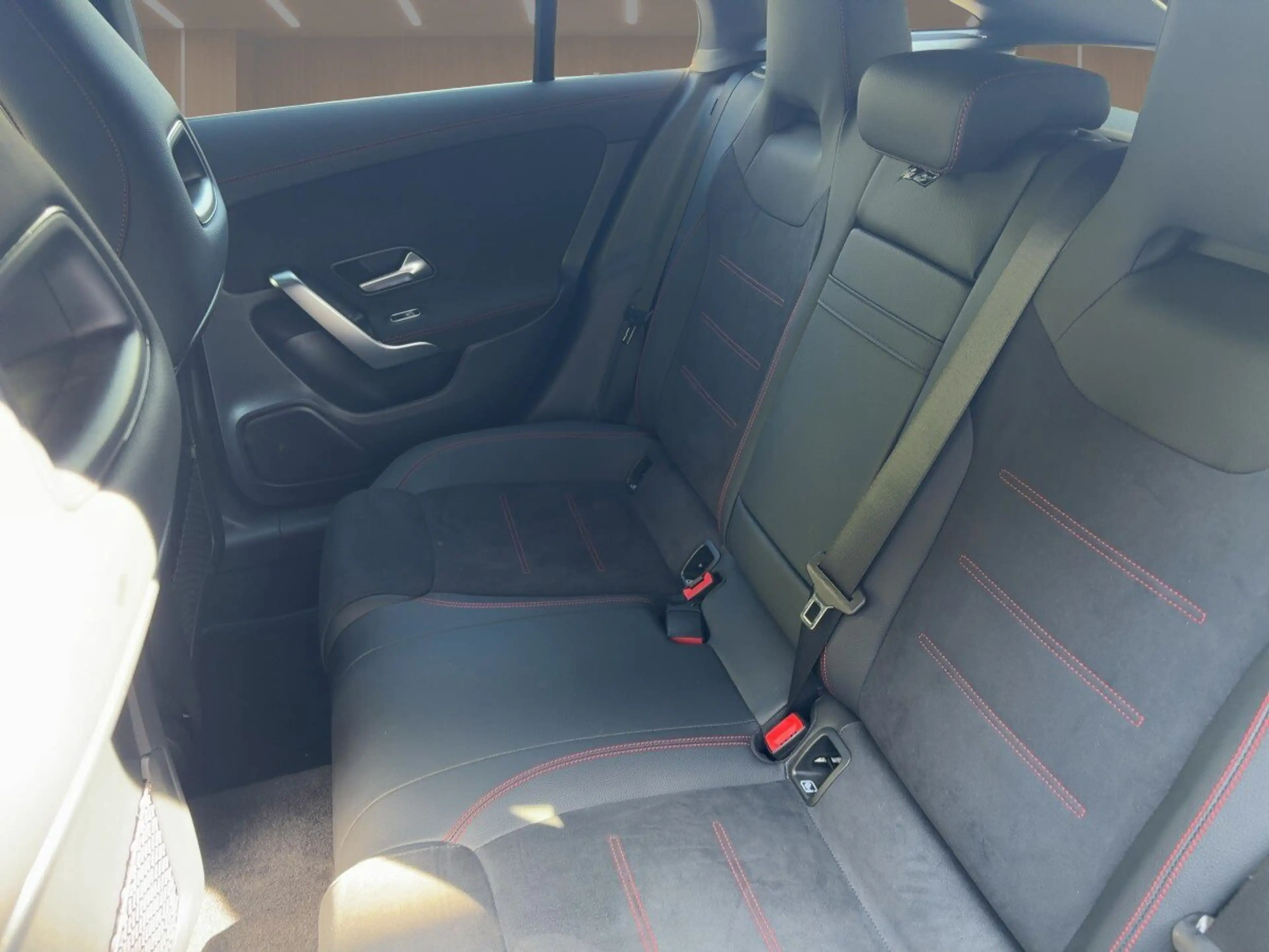 Mercedes-Benz CLA 220 CLA 220d Shooting Brake AMG-LINE+360+NIGHT+AMBIEN. — photo 15