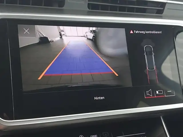 Audi A6 view 11