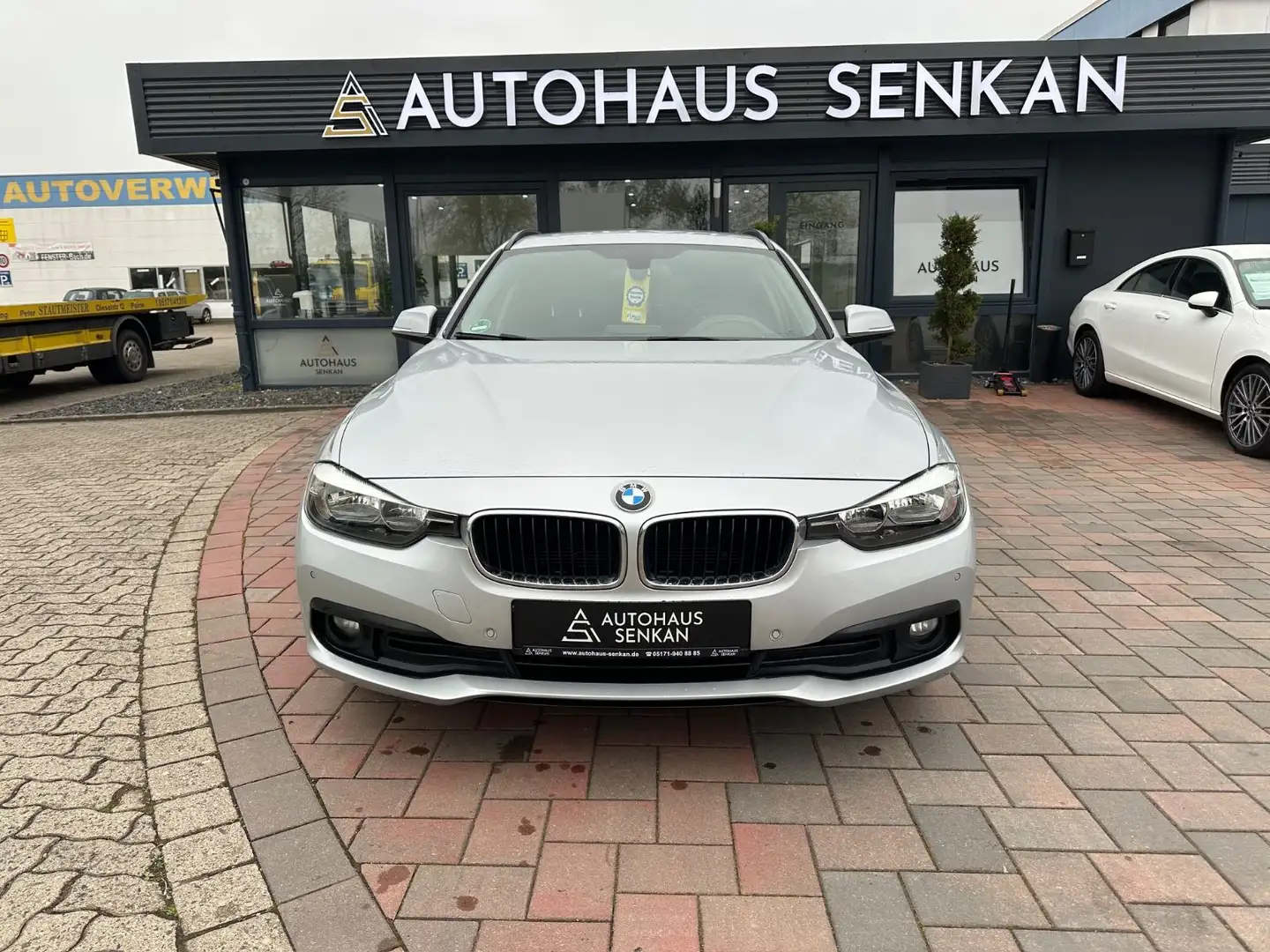 BMW 318 d Touring Advantage*NAVI*AUTOMATIK* Argento - 2