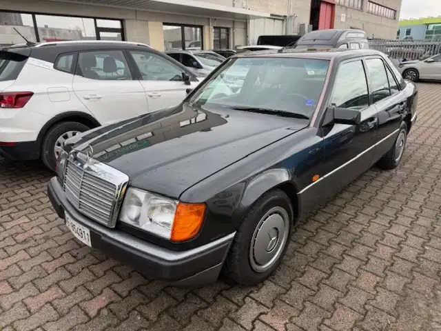 Mercedes-Benz 200 E #uniproprietario