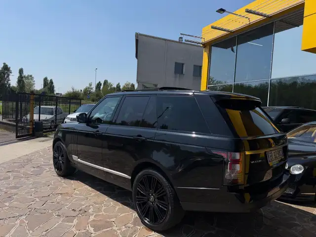 Land Rover Range Rover view 4