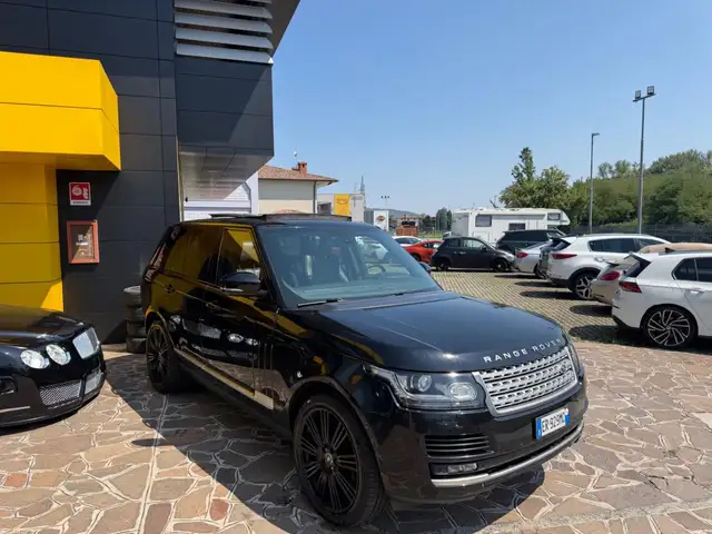 Land Rover Range Rover view 2