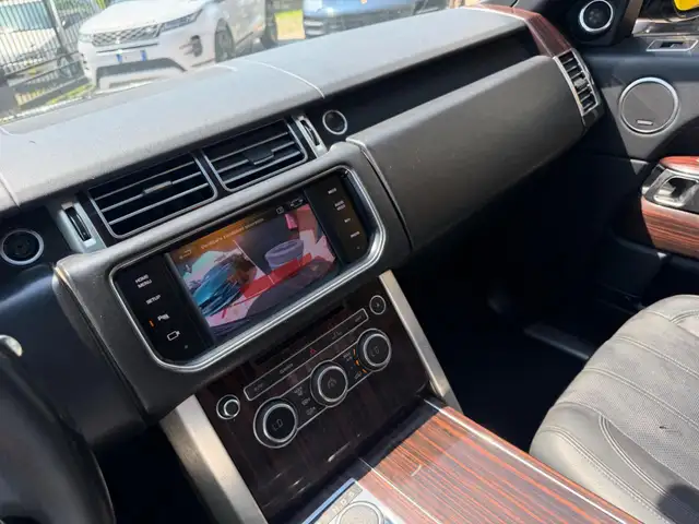 Land Rover Range Rover view 15
