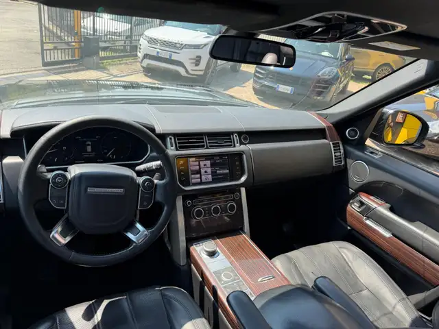 Land Rover Range Rover view 10