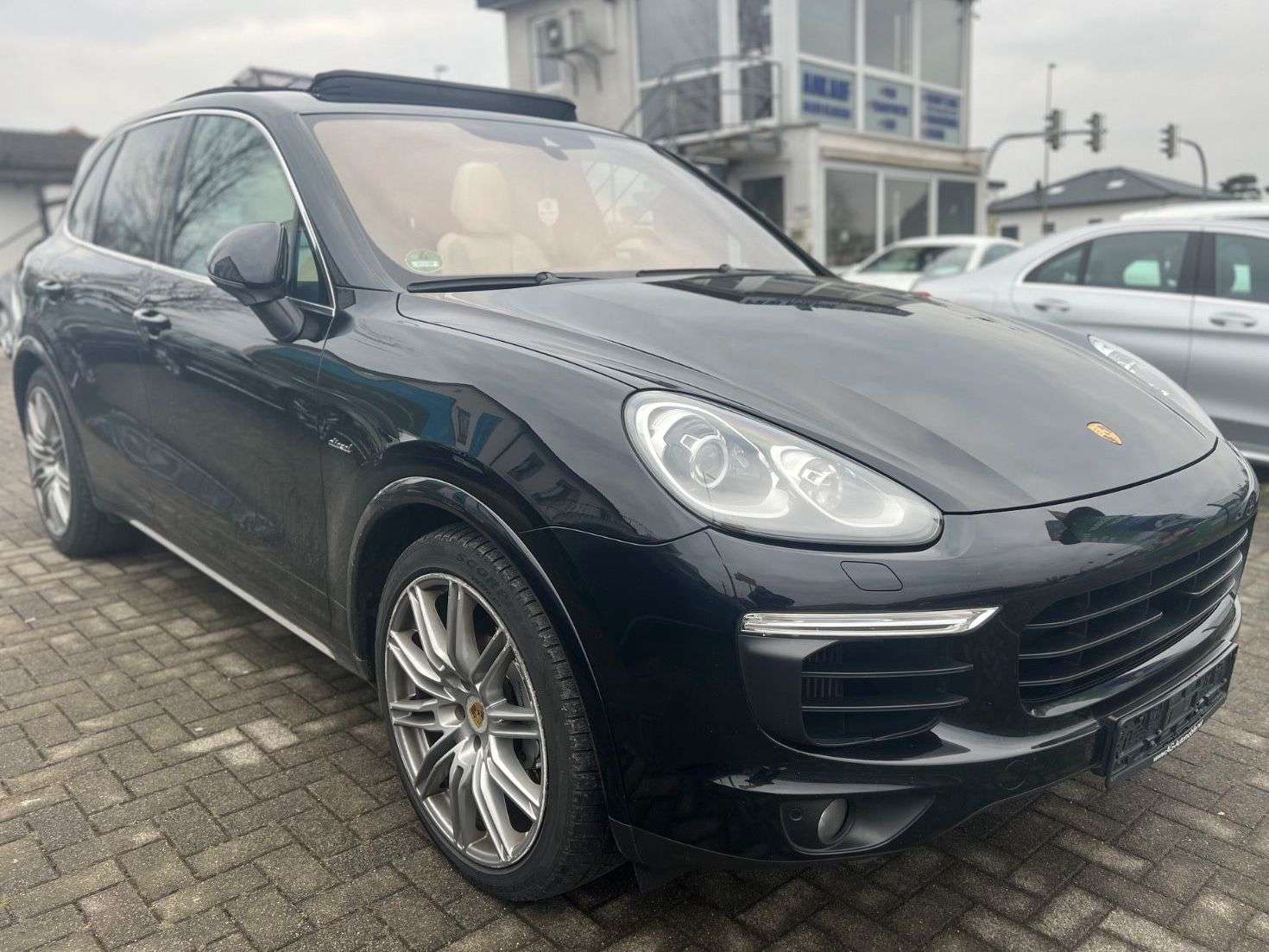 Second hand Porsche Cayenne 