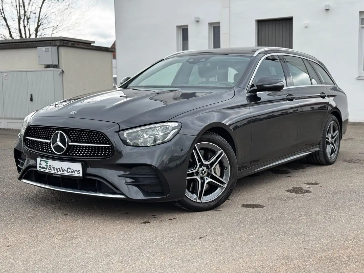 Mercedes-Benz E 300 e T*AMG*AHK*AVANTGARDE*HUD*PANO*BURMESTER* Verde - 1