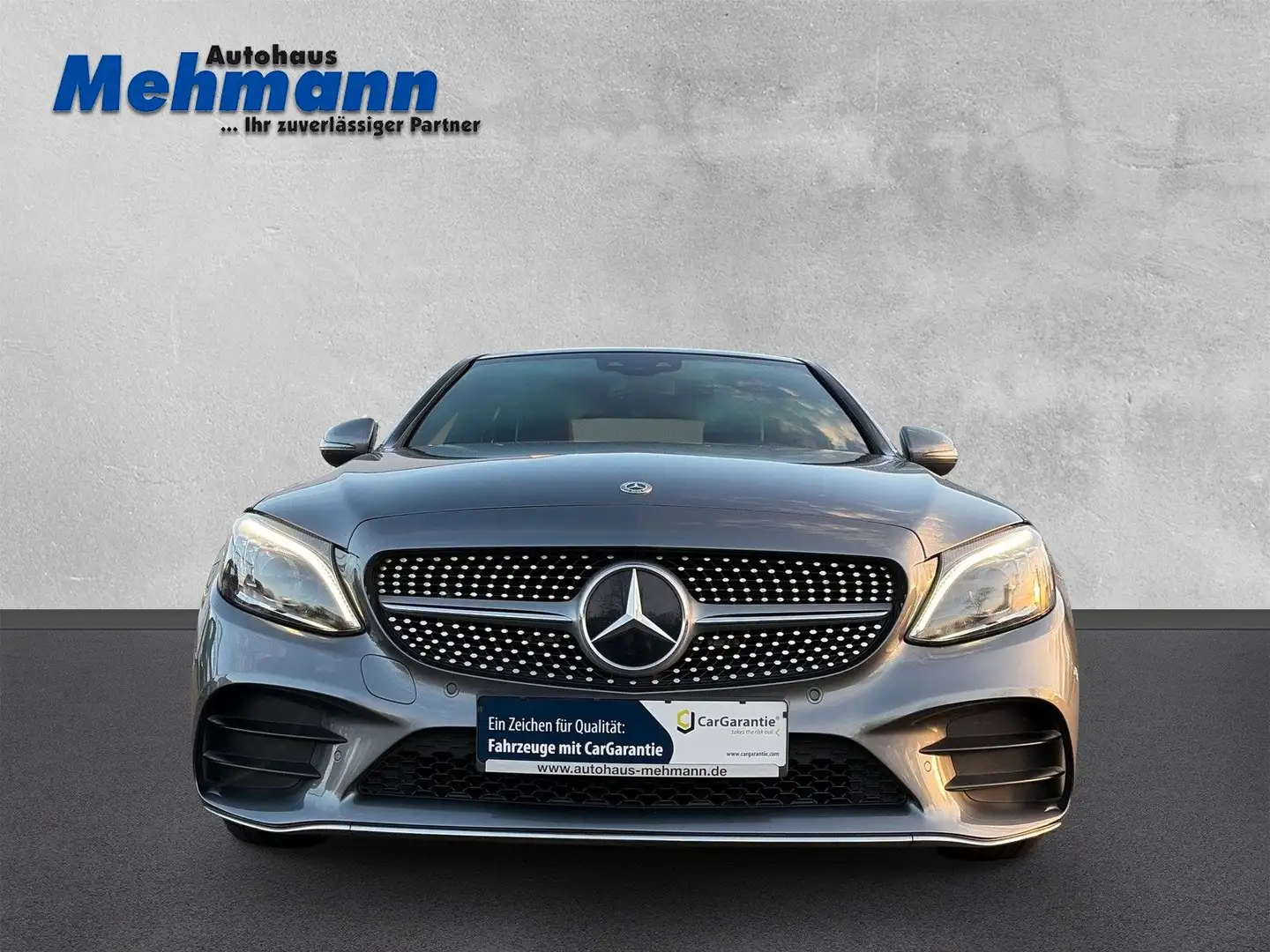Mercedes-Benz C 300 Lim. AMG Line *Leder*Panorama*Kamera* Gris - 2