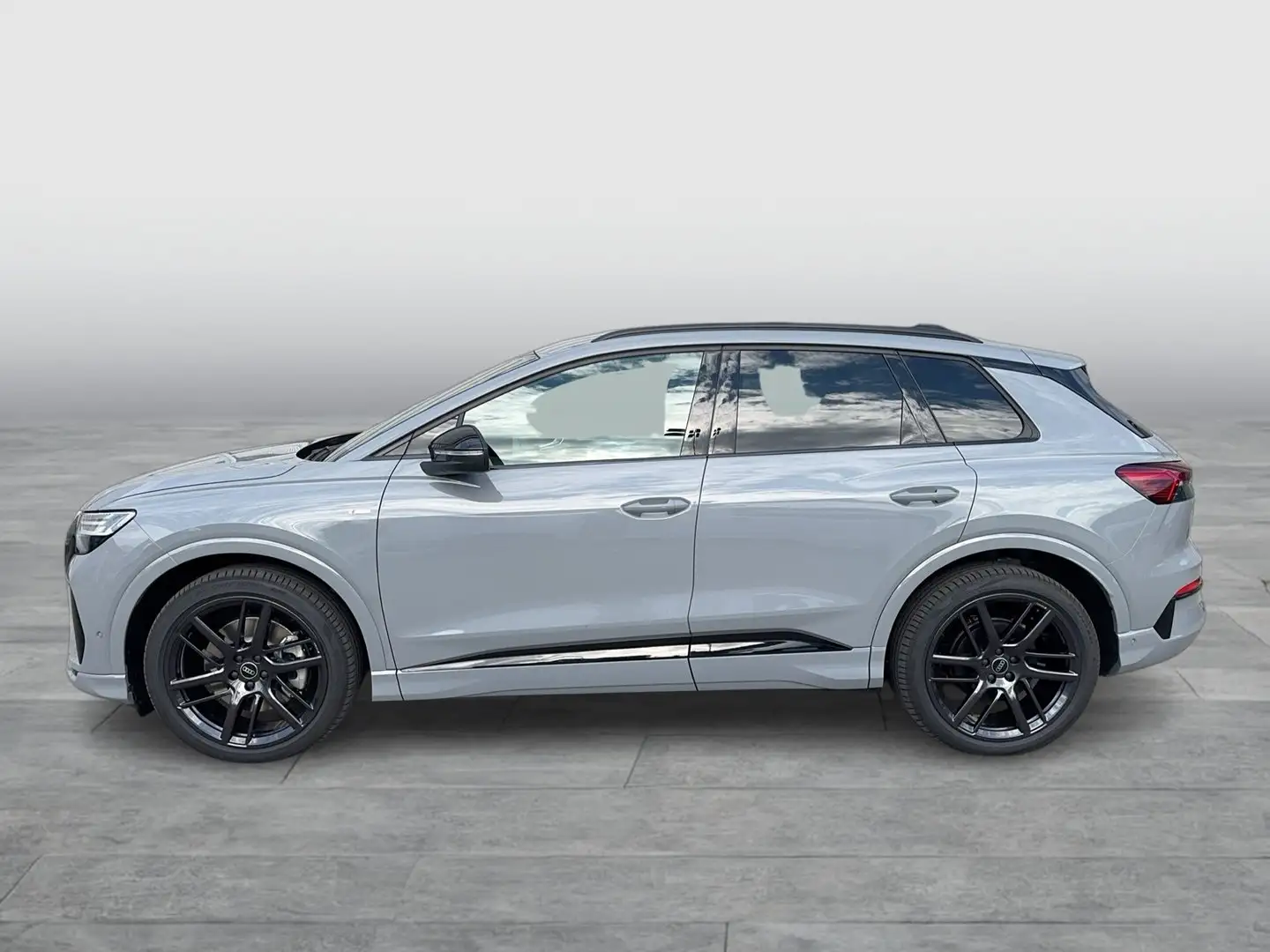 Audi Q4 e-tron quattro performance Grau - 2