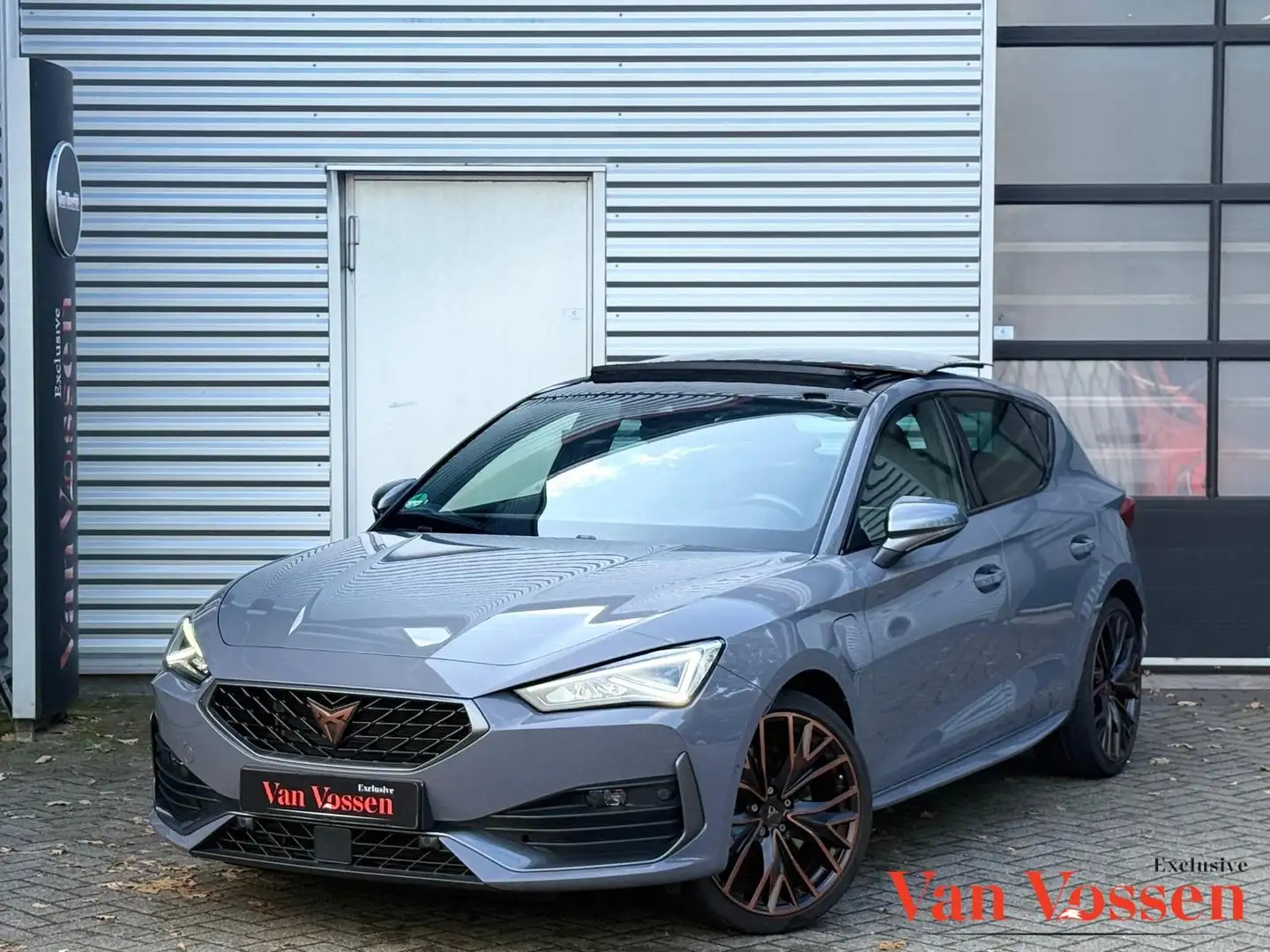 CUPRA Leon 1.4 e-Hybrid VZ Copper Edition|Pano|Memory|Camera| Grijs - 1