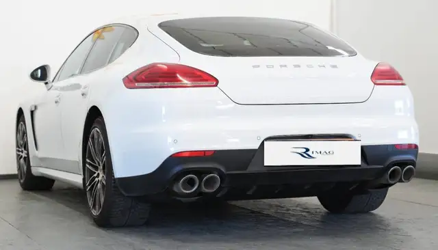 Porsche Panamera view 6