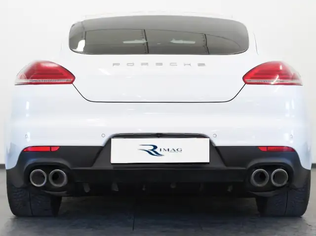 Porsche Panamera view 7