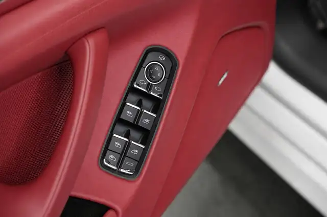 Porsche Panamera view 12