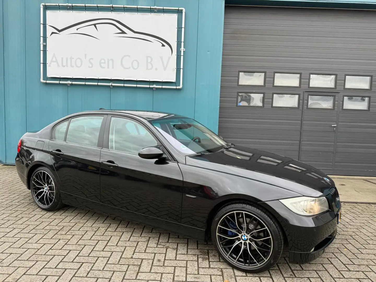 BMW 325 3-serie 325i Dynamic Executive Automaat Clima Navi Zwart - 1