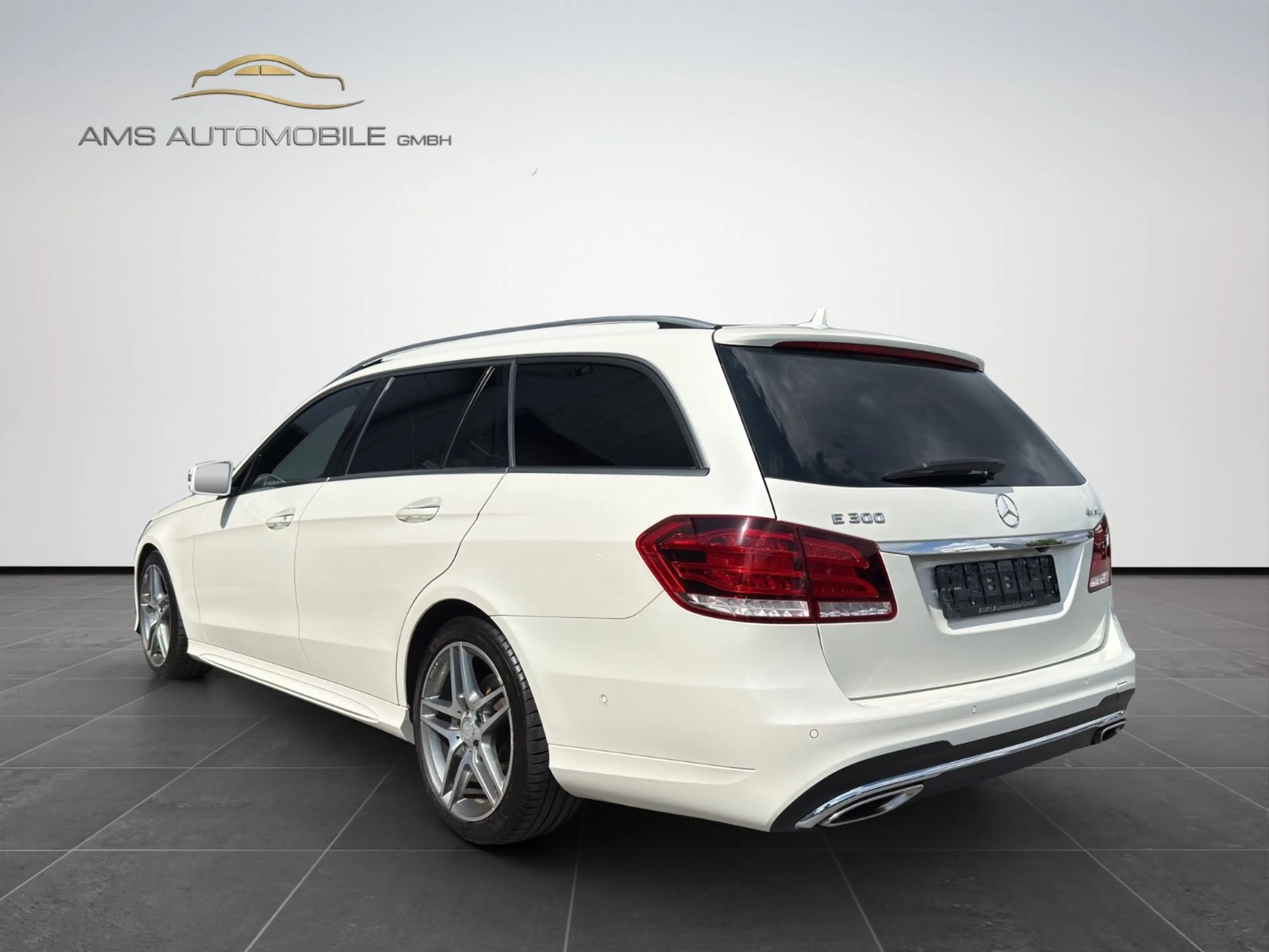 Mercedes-Benz E 300 CGI 4Matic*AMG*LED*PANO*DISTRONIC*360° — photo 4