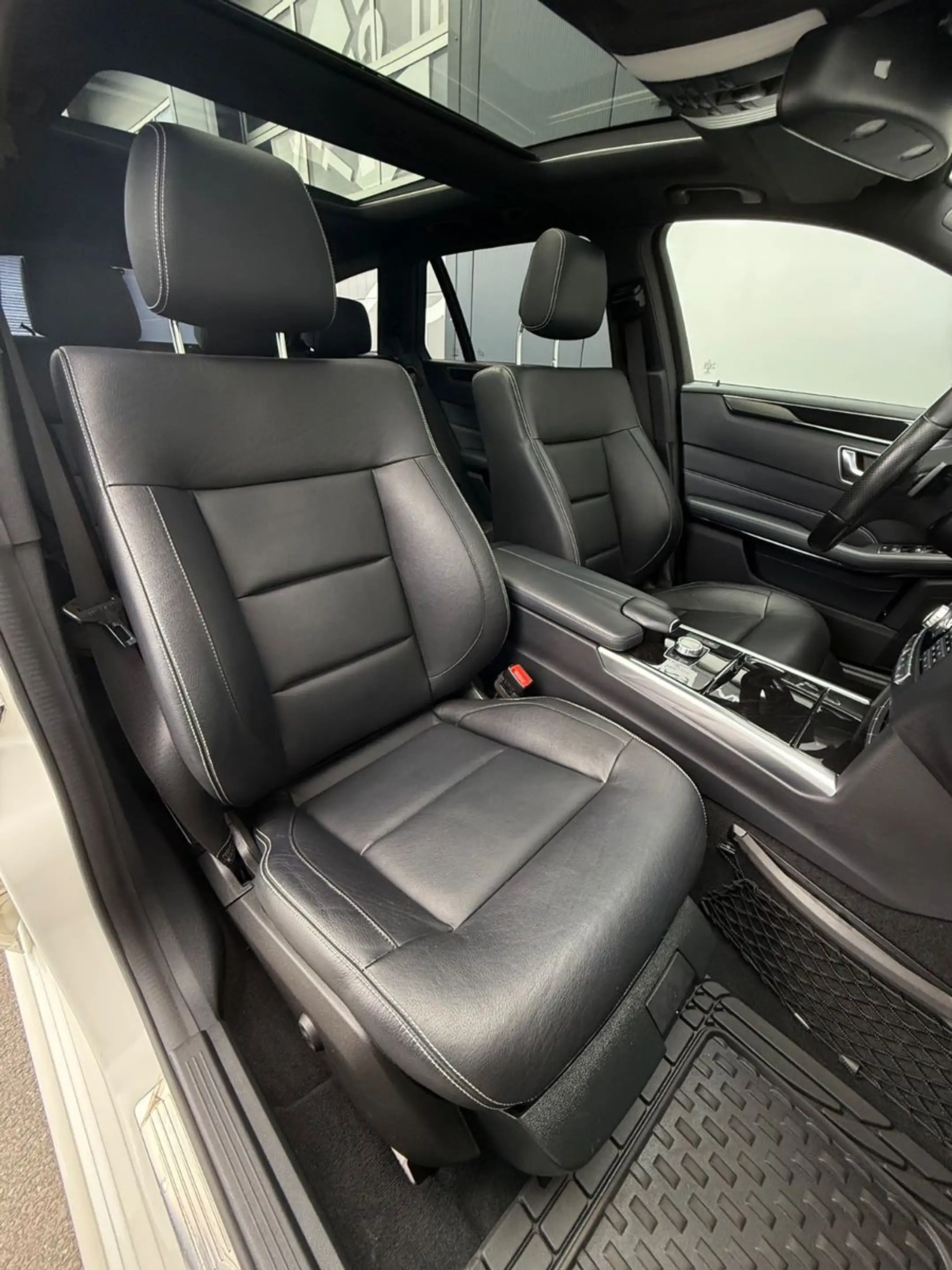 Mercedes-Benz E 300 CGI 4Matic*AMG*LED*PANO*DISTRONIC*360° — photo 15