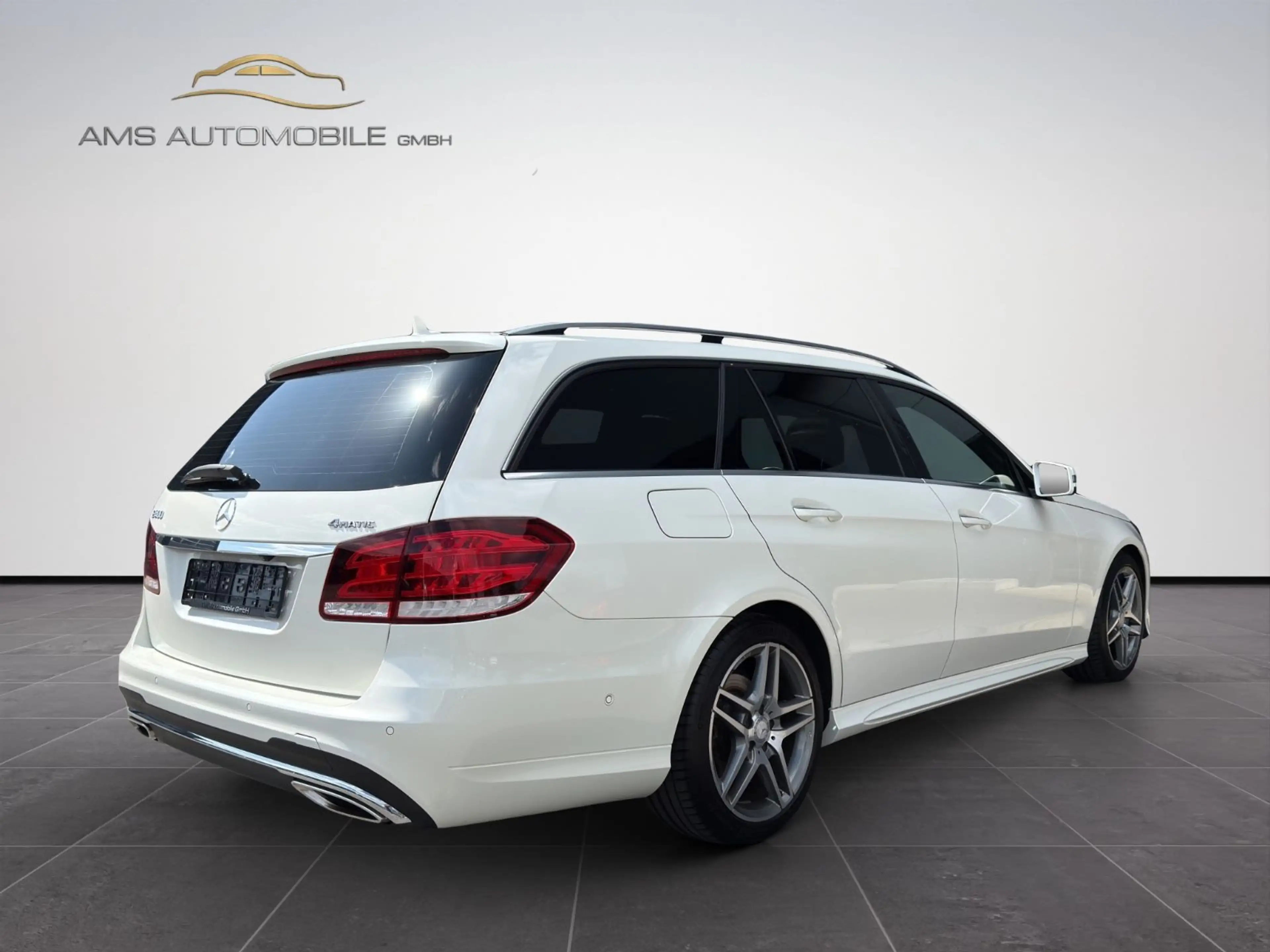 Mercedes-Benz E 300 CGI 4Matic*AMG*LED*PANO*DISTRONIC*360° — photo 5