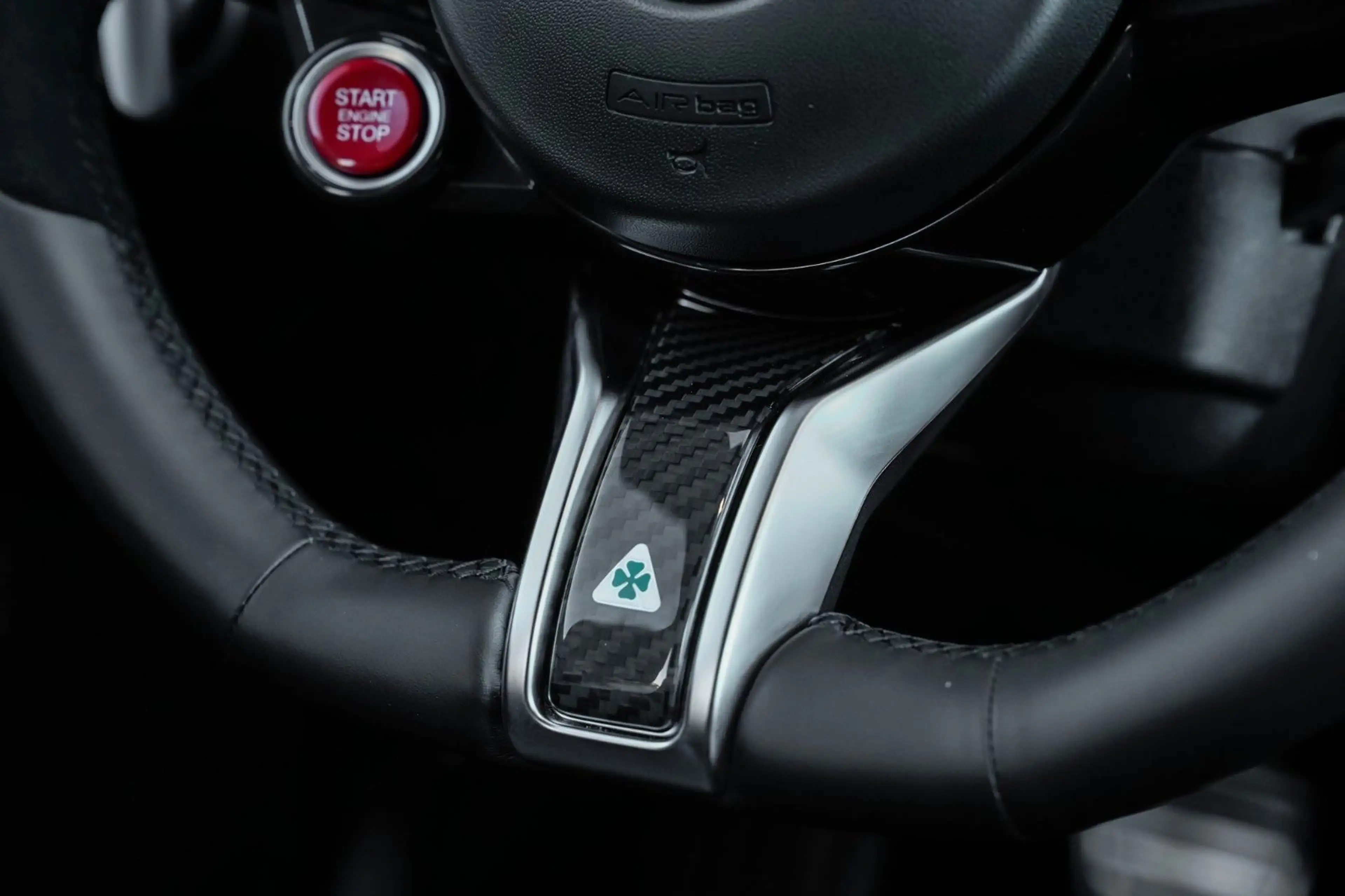 Alfa Romeo Giulia Quadrifoglio Carbon-Leder-Kamera *VOLL* — photo 21