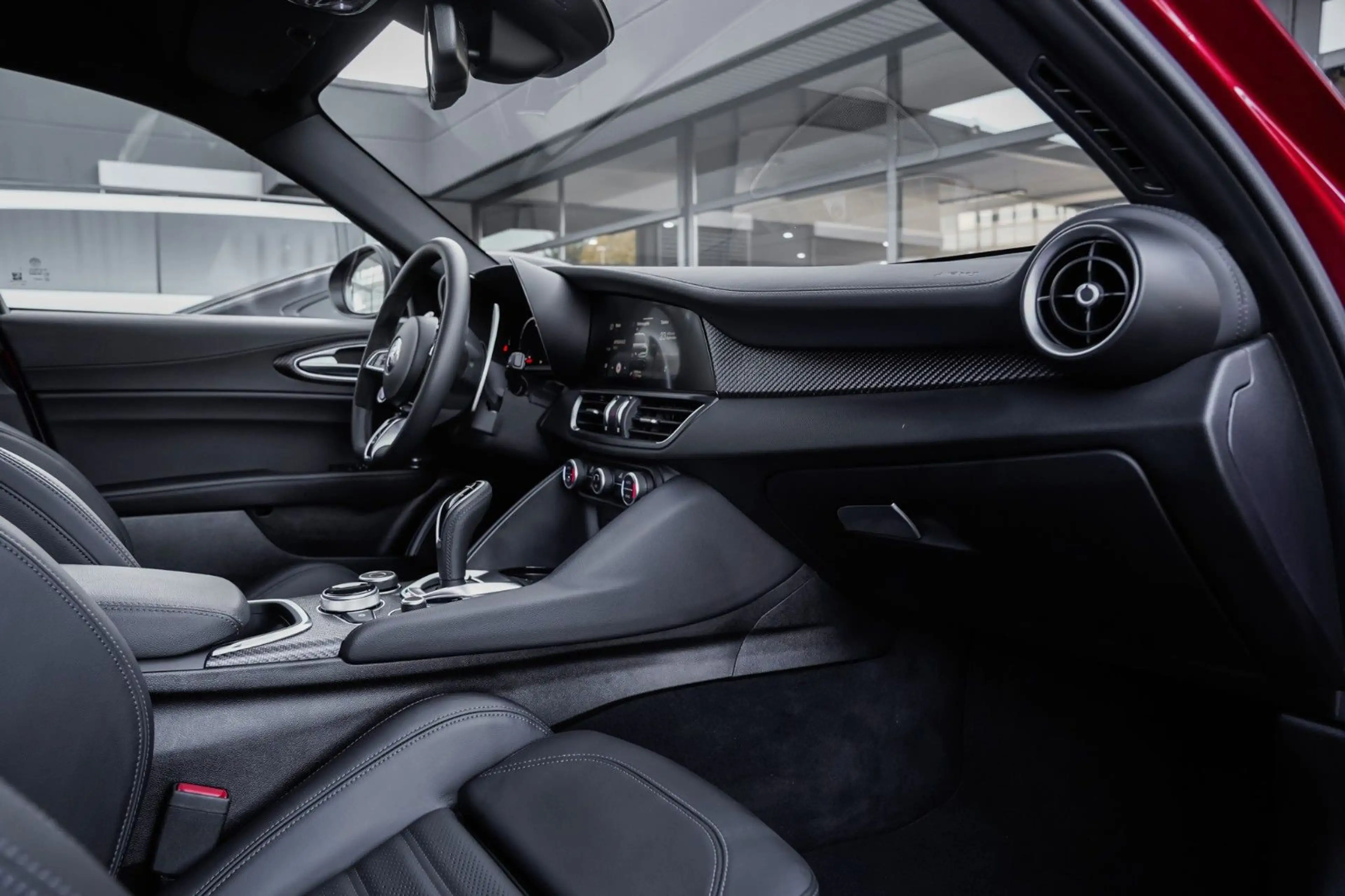 Alfa Romeo Giulia Quadrifoglio Carbon-Leder-Kamera *VOLL* — photo 27