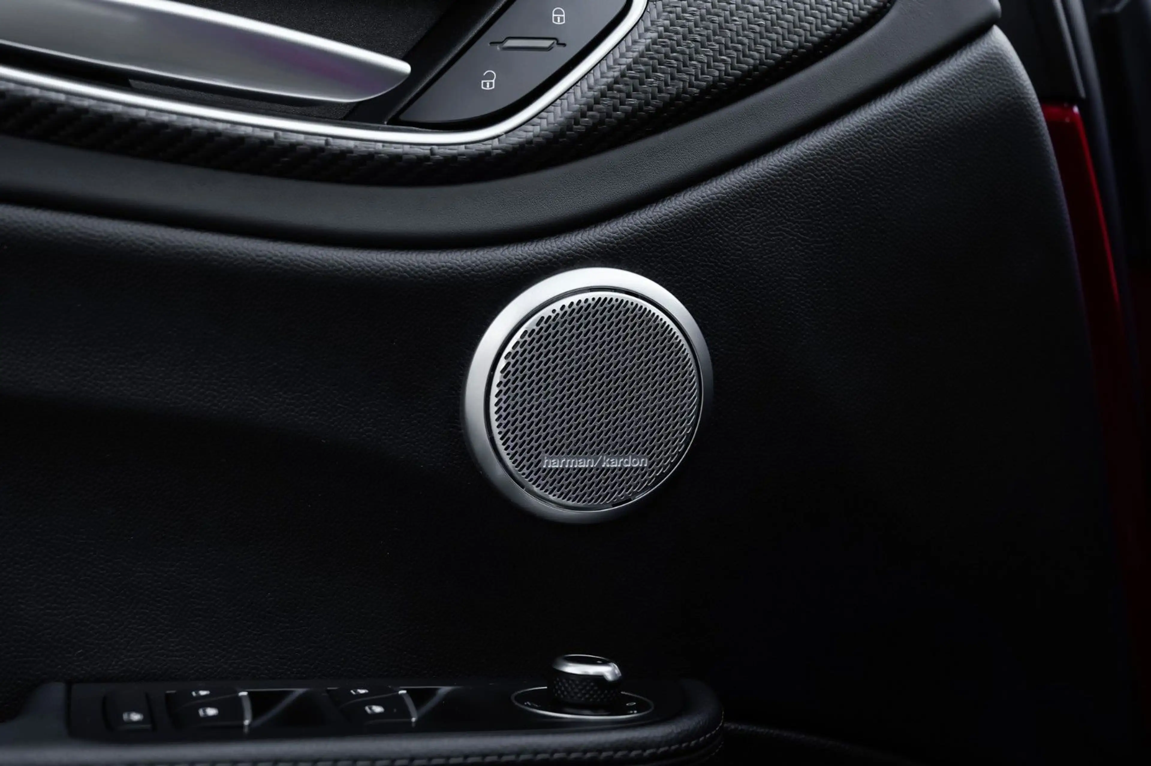Alfa Romeo Giulia Quadrifoglio Carbon-Leder-Kamera *VOLL* — photo 17