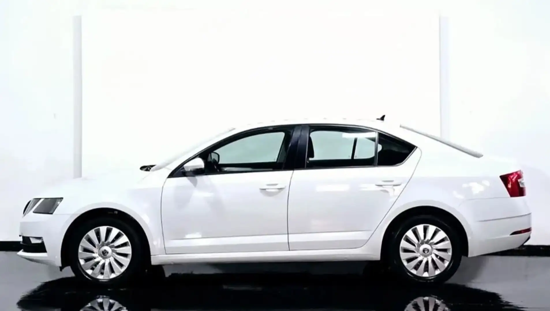 Skoda Octavia 1,6 TDI Ambition, NEU vorgeführt + Garantie Weiß - 2
