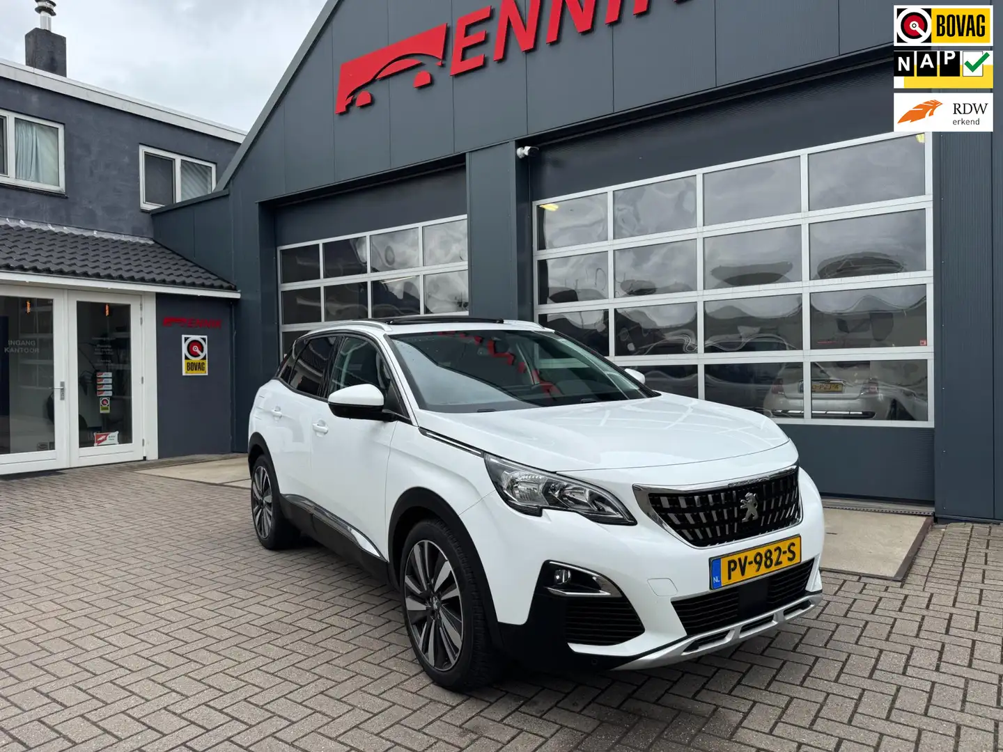 Peugeot 3008 1.2 PureTech Allure / Pano / Camera / Trekhaak / F Blanc - 1