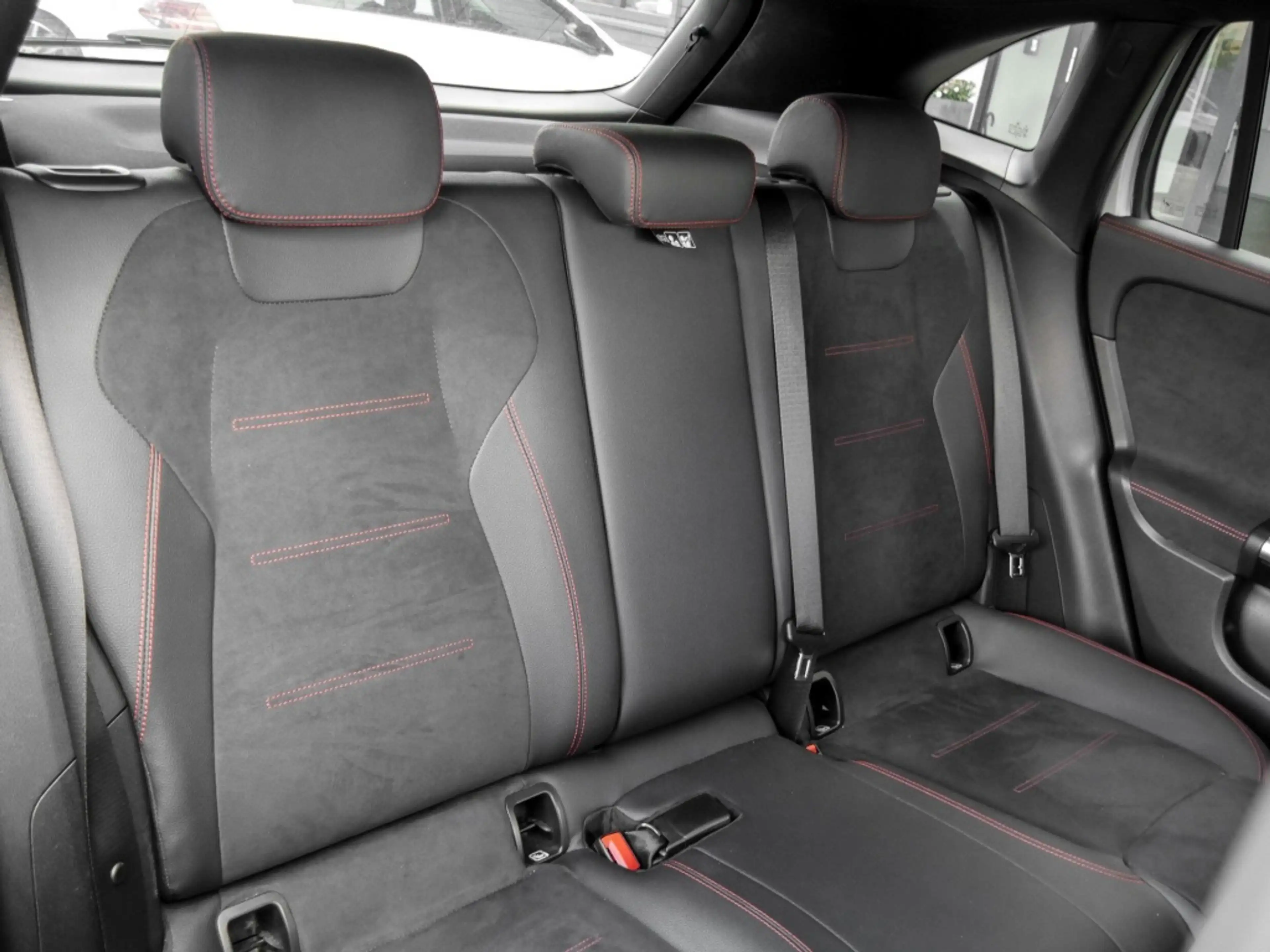 Mercedes-Benz A 35 AMG GL 4M AHK/Night/360/Totw/Memo/Keyl/LED — photo 5