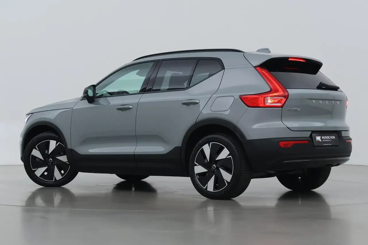 Volvo EX40 2026