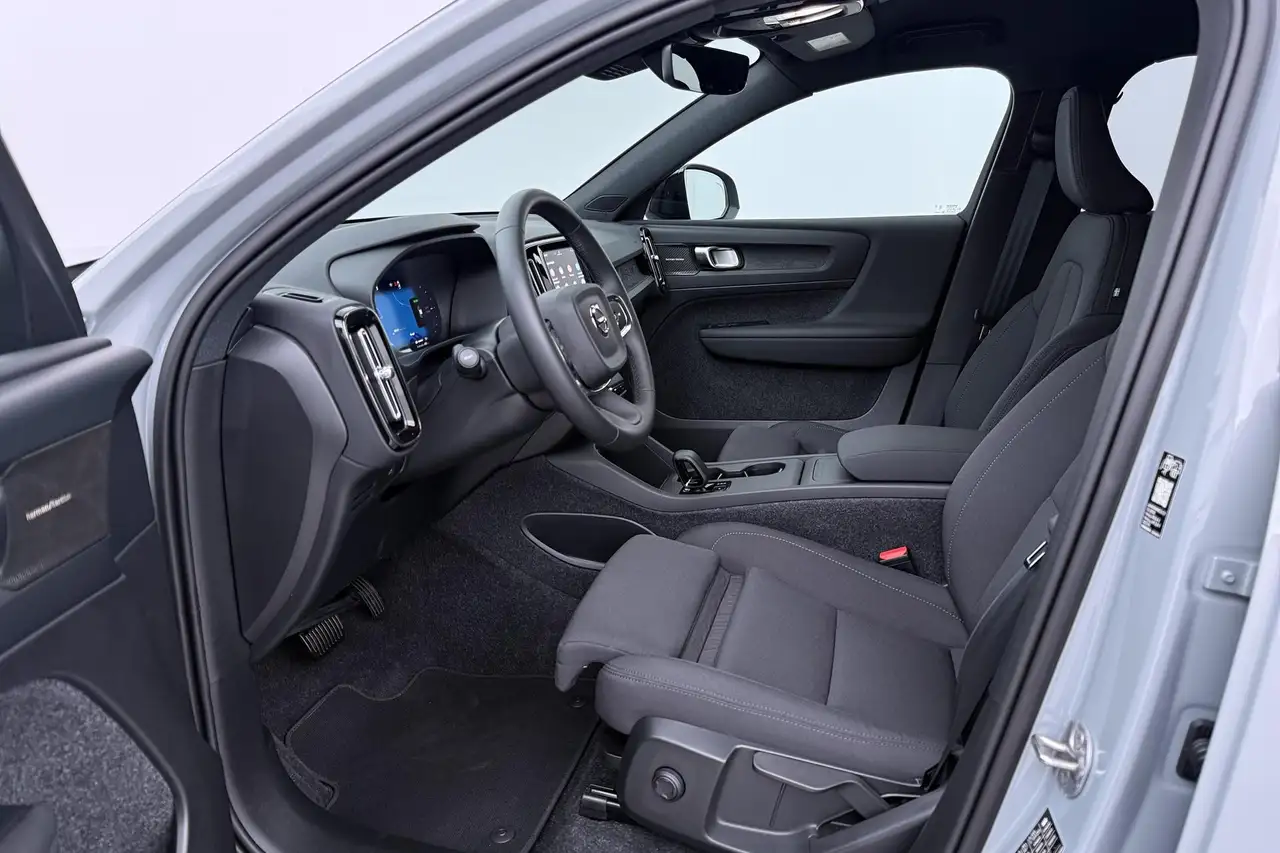 Volvo EX40 2026