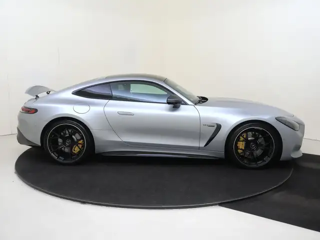 Mercedes-Benz Amg GT view 9