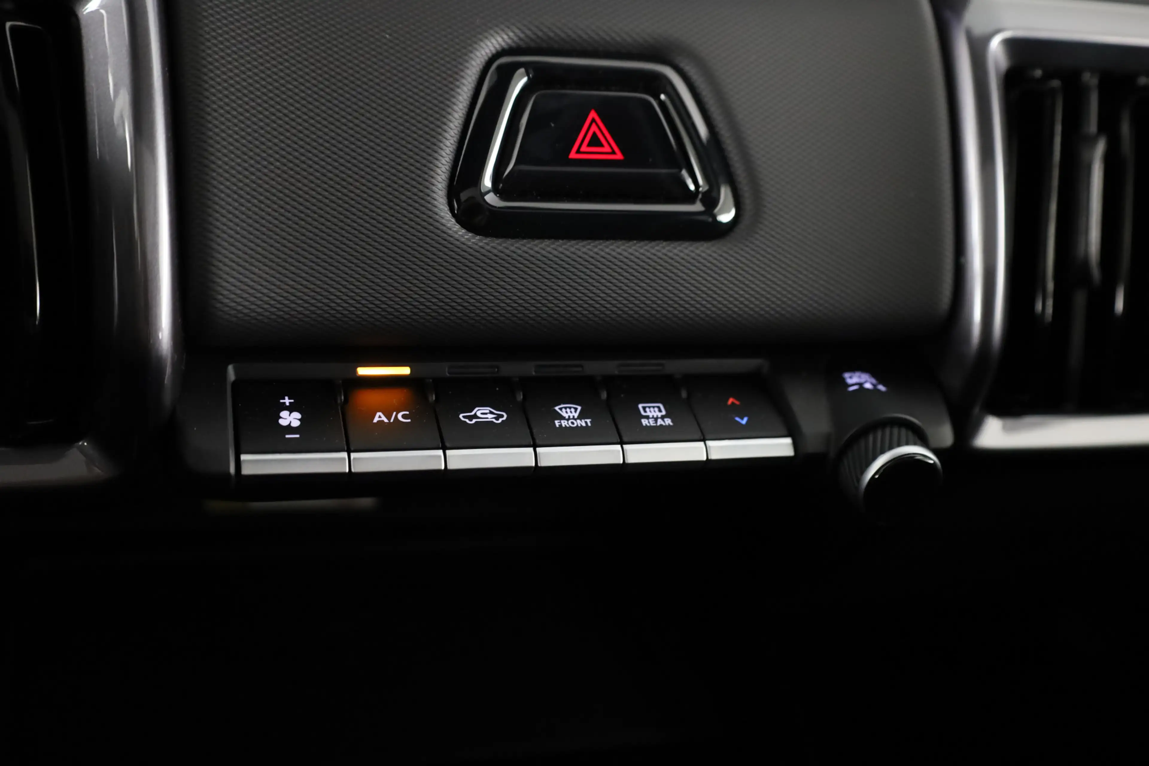 Toyota Urban Cruiser Executive 61 kWh *NIEUW* | Direct leverbaar! | 360 — photo 10